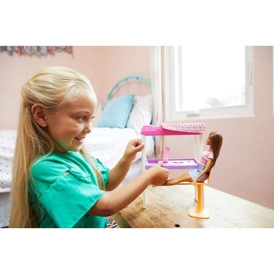 Barbie バービー人形と家具セット、変身した二段ベッドとデスクアクセサリーのロフトベッド、3-7歳のギフトセットの画像