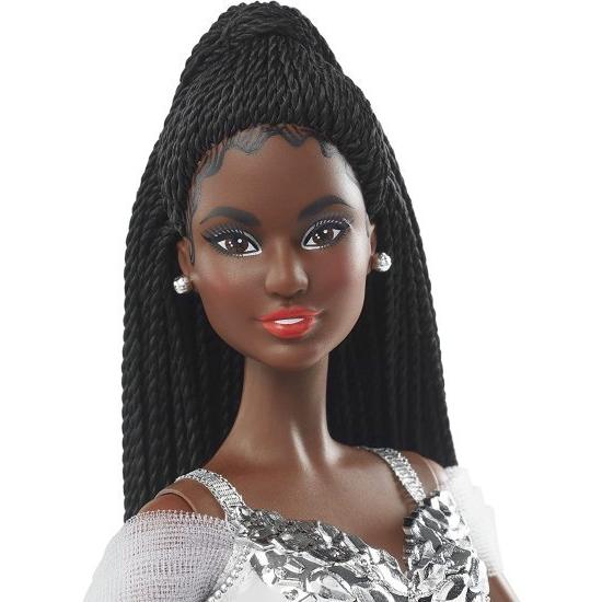Barbie バービーシグネチャー2021ホリデーバービー人形（12インチ、ブルネットの編組髪）シルバーガウン、人形スタンドと信頼性の証明書、6歳以上の贈り物などの画像