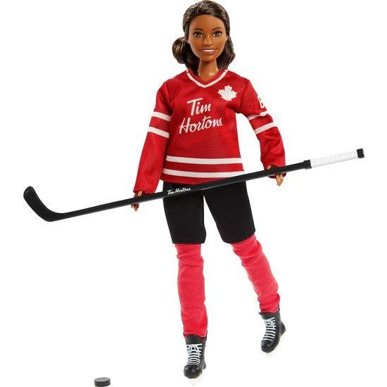 Barbie Tim Hortons 12インチカービーヘアバービー人形 - ホッケーユニフォームの収集可能なバービー人形、6歳以上の人形スタンドと信頼性の証明書付き