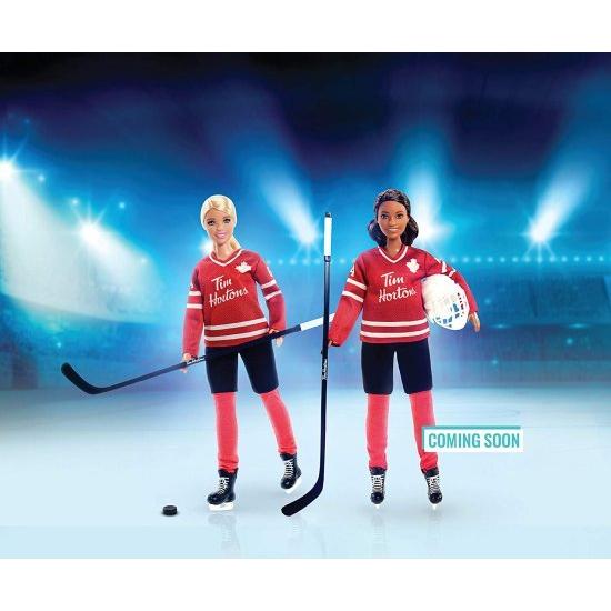 Barbie Tim Hortons 12インチカービーヘアバービー人形 - ホッケーユニフォームの収集可能なバービー人形、6歳以上の人形スタンドと信頼性の証明書付きの画像