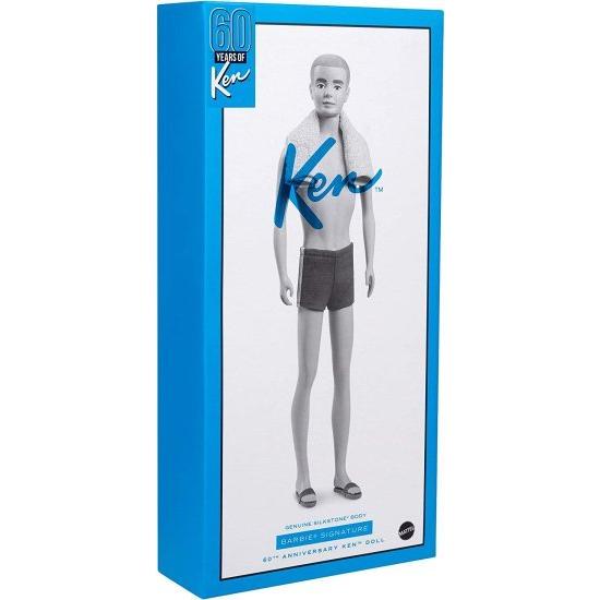 Barbie バービーシグネチャーケン60周年記念ビンテージ人形の再現（12インチ）シルクストーンボディとリストタグを備えた大人のコレクター用 Barbie バービーシグネチャーケン60周年記念ビンテージ人形の再現 12インチ シルクストーンボディとリストタグを備えた大人のコレクター用