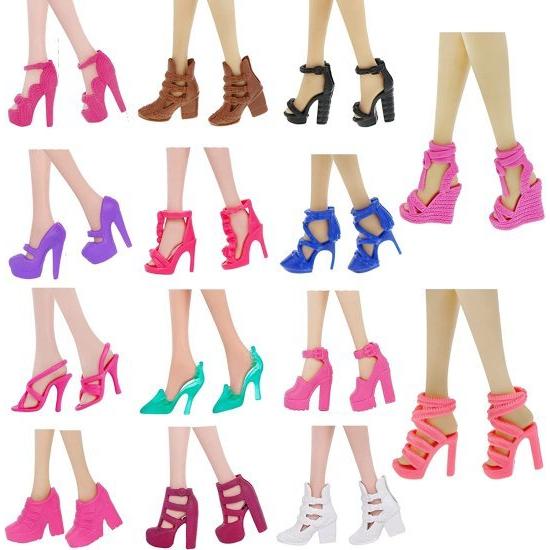 バービー　靴20足、ドールスタンド2個、サングラス、ヘアブラシのセット　レア Barbie ランダム20ペアレディファッションブーツフラットハイヒール