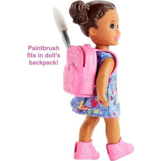 Barbie バービーアートの先生は、金髪の人形、幼児人形、カラーチェンジ機能を備えたイーゼル、パレット、ブラシ、コンテナ、3歳以上のステップスツール_3