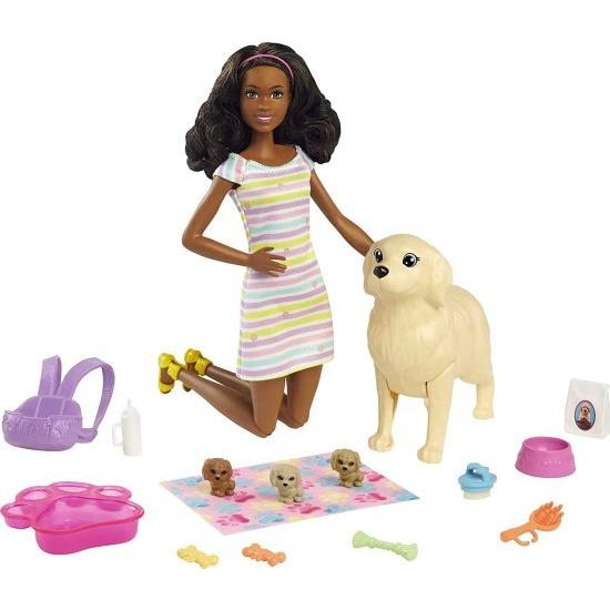 Barbie バービー人形と生まれたばかりの子犬は、出産機能を備えたママ