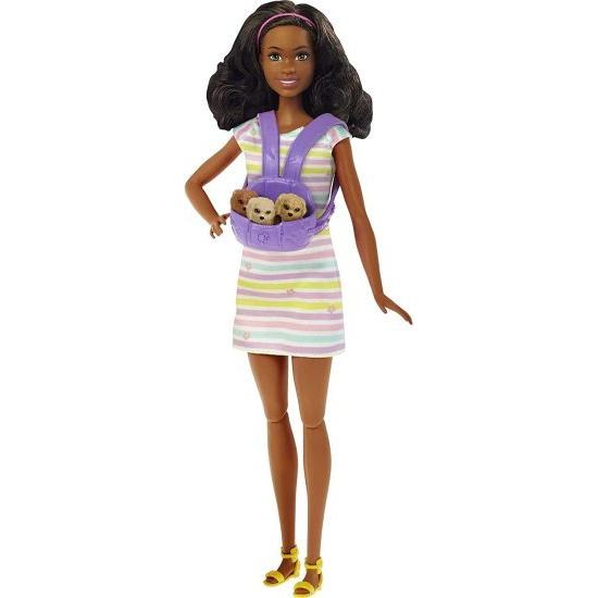 Barbie バービー人形と生まれたばかりの子犬は、出産機能を備えたママ