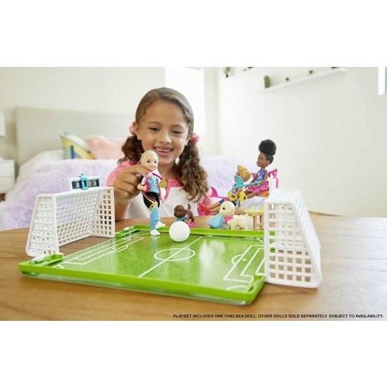 Barbie バービードリームハウスアドベンチャー6インチチェルシードールサッカープレイセットとアクセサリーの画像