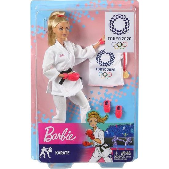 Barbie バービーオリンピックゲーム東京2020空手制服、東京2020ジャケット、メダル、ヘルメット、スパーリンググローブ、サンダル3歳以上