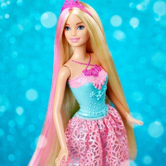 Barbie ピンクの縞模様の髪のスタイリングビーズを備えたバービープリンセスドールの画像