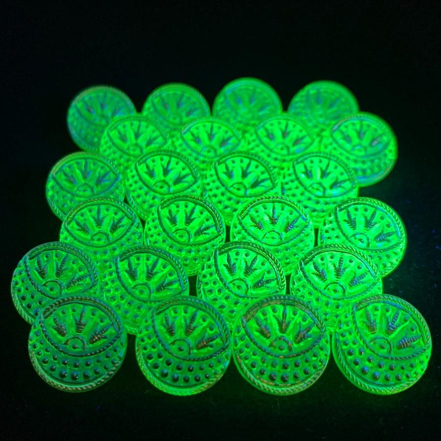 超熱 ボタン World Ug のウランガラス ウランガラス ボタン 黄色ab処理 13mm 24個 73