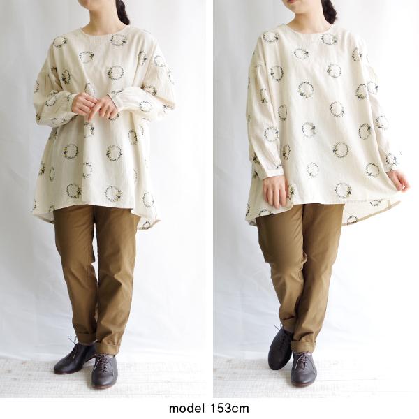 草花サークル刺繍入りブラウス　M.M.O.　カプリ |  | 02