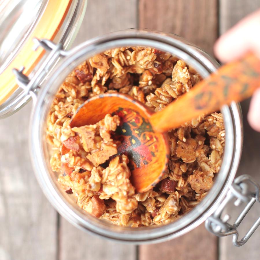 ちえのグラノーラ 150g 袋入り 蜂蜜 有機オーツ麦 有機全粒粉 アーモンド くるみ 有機胡麻 有機玄米 健康 朝食 シリアル 無添加 葉山 |  | 02