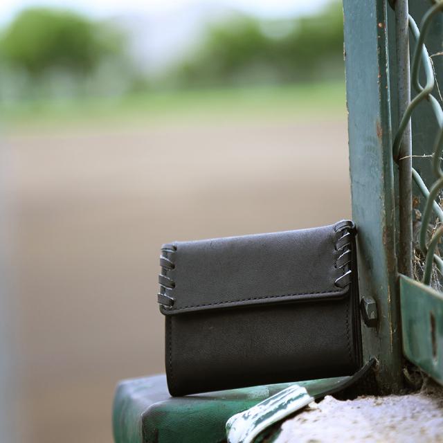 【ボールとグラブの素材からできた財布】ベースボール 三つ折り財布 野球 グローブ 極小財布 メンズ レディース 本革 雑貨 プレゼント おしゃれ ギフト |  | 05
