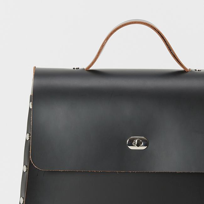 Hender Scheme（エンダースキーマ） アッセンブルハンドバッグフラップ