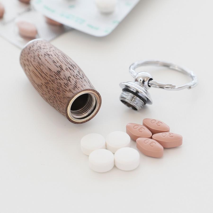 ピルケース 木製 薬ケース 携帯 キーホルダー 薬入れ 小型 錠剤 サプリメントケース おしゃれ かわいい 天然木 コンパクト 携帯用 常備薬 収納ケース 旅行 WY |  | 04