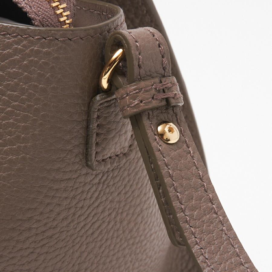 値下げ美品フェラガモ 2way FERRAGAMO - FERRAGAMO ハグ 日本限定 2way バック 美品！の通販