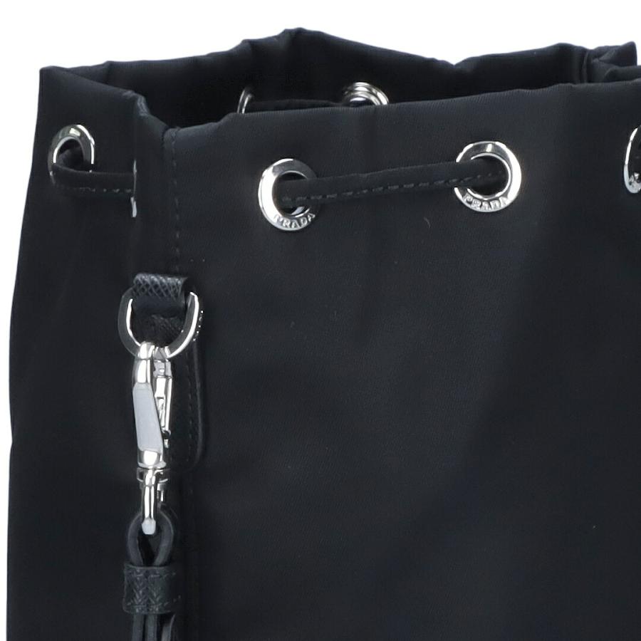 PRADA ブラックナイロンポーチ ストラップ付き PRADA ブラックナイロン
