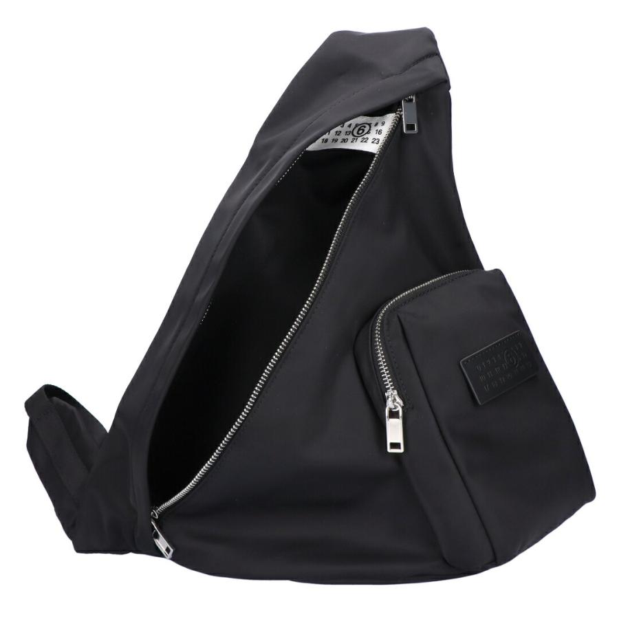希少　Maison Margiela マルジェラ　エナメル　ボディバッグ　黒 メゾンマルジェラのエナメルクロスボディバッグとミニカメラバッグ