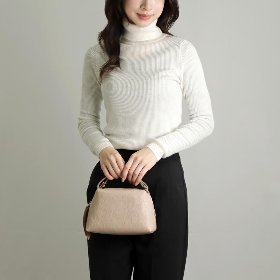 ✨極美品✨ジャンニキャリーニ アリファM 2way シボ革 斜め掛け 大容量 黒 ✨極美品✨ジャンニキャリーニ アリファM 2way シボ革 大容量 斜め掛け 黒