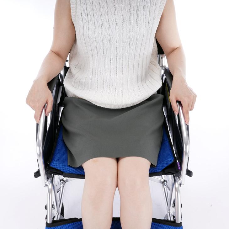 車椅子 車いす 車イス 軽量 コンパクト 自走式 チャップス ゴールド A101-AGD カドクラ Lサイズの画像
