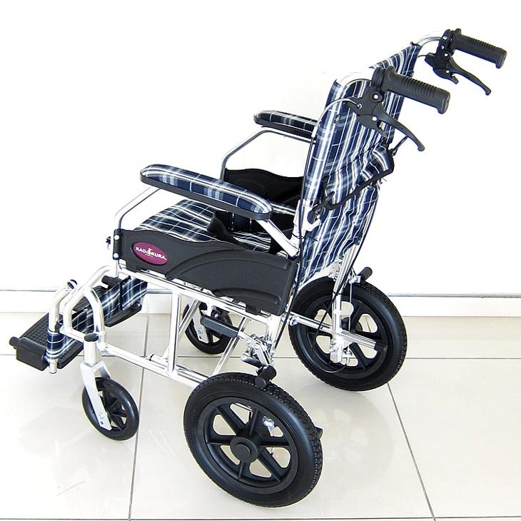 カドクラ 車椅子 車いす 車イス 軽量 コンパクト 介助式 クラウド
