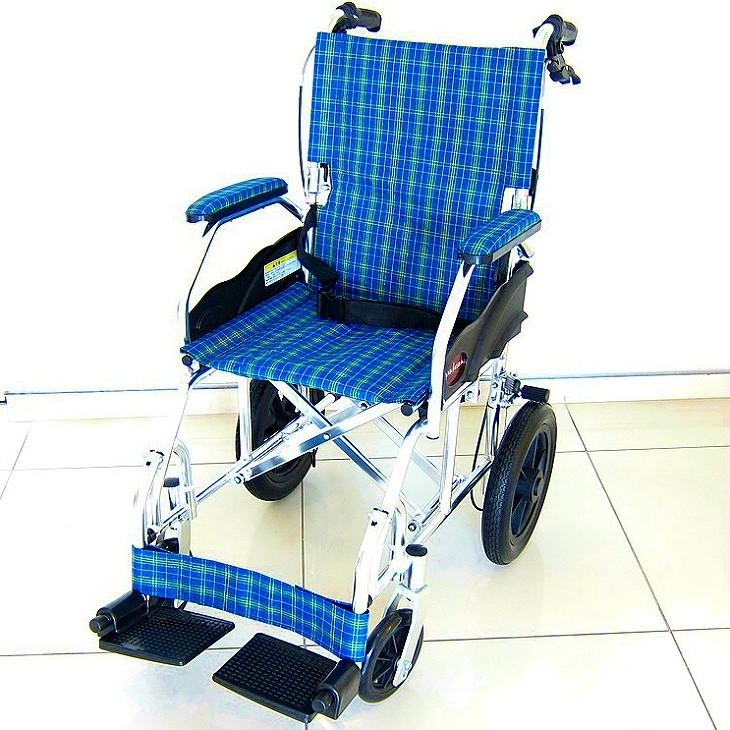 車椅子 軽量 折りたたみ 全4色 介助 介護 送料無料 カドクラ KADOKURA クラウド ブルーチェック A604-ACP :A604