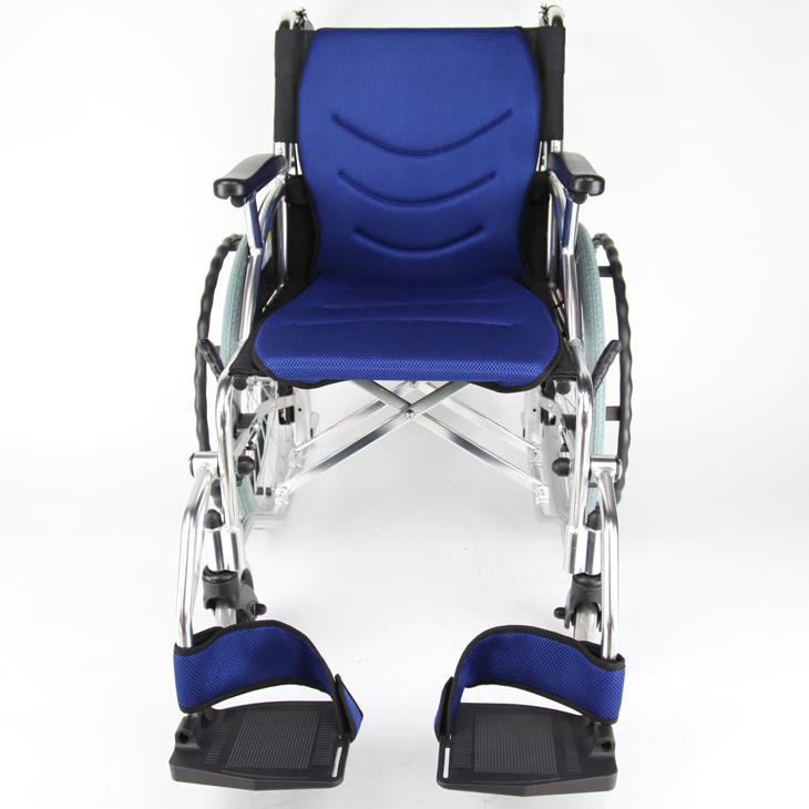 美品　カドクラ 車椅子 ビーンズ カリビアンブルー F102-B カドクラ 車椅子 車いす 車イス 軽量 コンパクト 自走式 ビーンズ