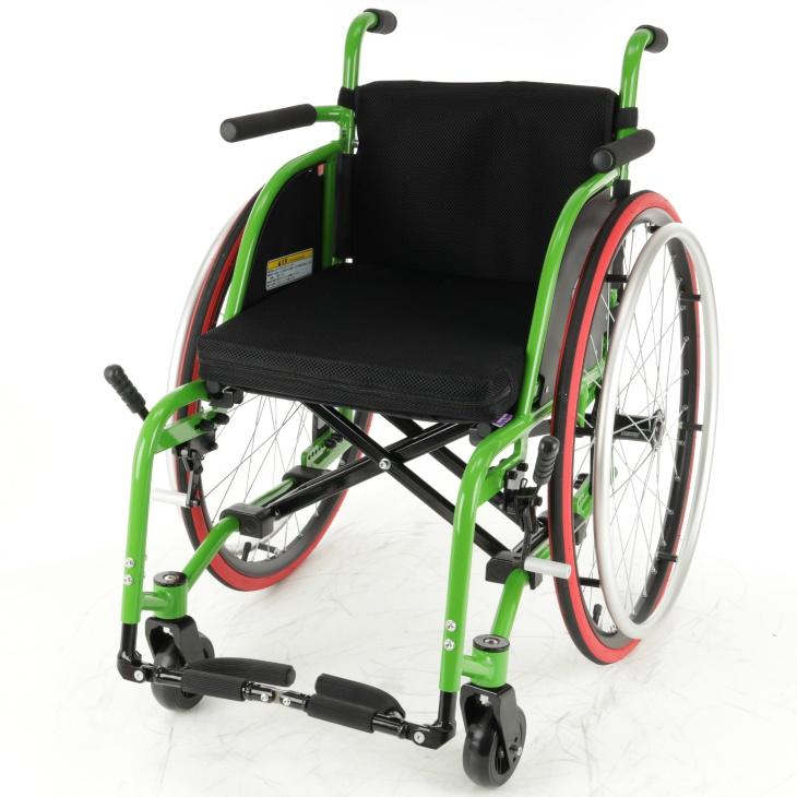 カドクラ 車椅子 車いす 車イス 軽量 コンパクト 自走式