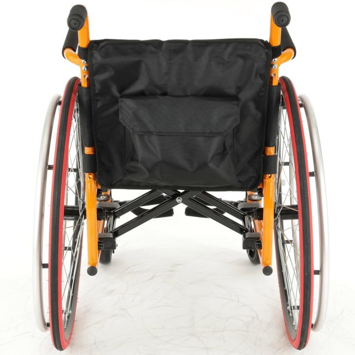 カドクラ 車椅子 車いす 車イス 軽量 コンパクト 自走式 カドクラ 車椅子 車いす 車イス 軽量 コンパクト 自走式
