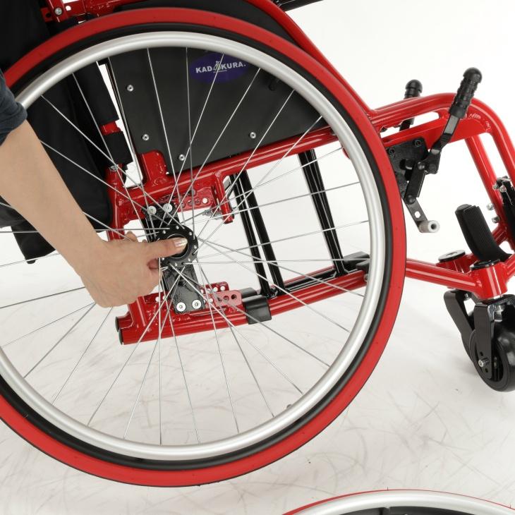 カドクラ 車椅子 車いす 車イス 軽量 コンパクト 自走式 カドクラ 車椅子 車いす 車イス 軽量 コンパクト 自走式