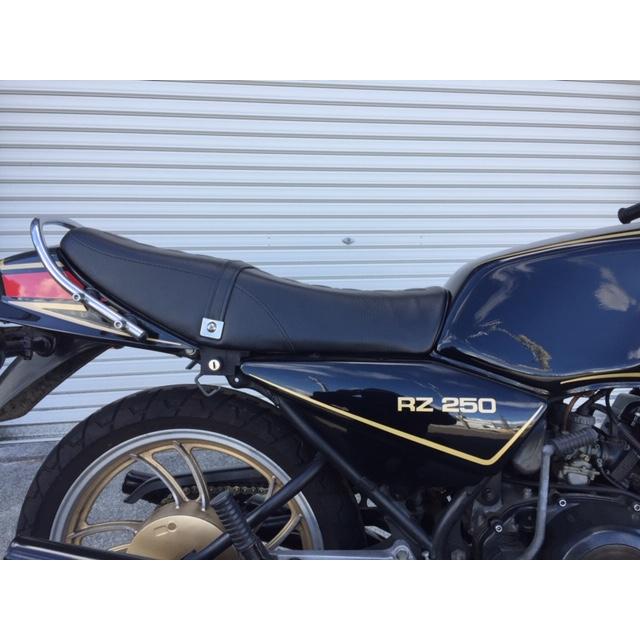 RZ250/350用 アンコ抜き完成シート 表皮純正柄 新品 【 ゼス RZ250/350用 アンコ抜き完成シート 表皮純正柄 新品 【 ゼス