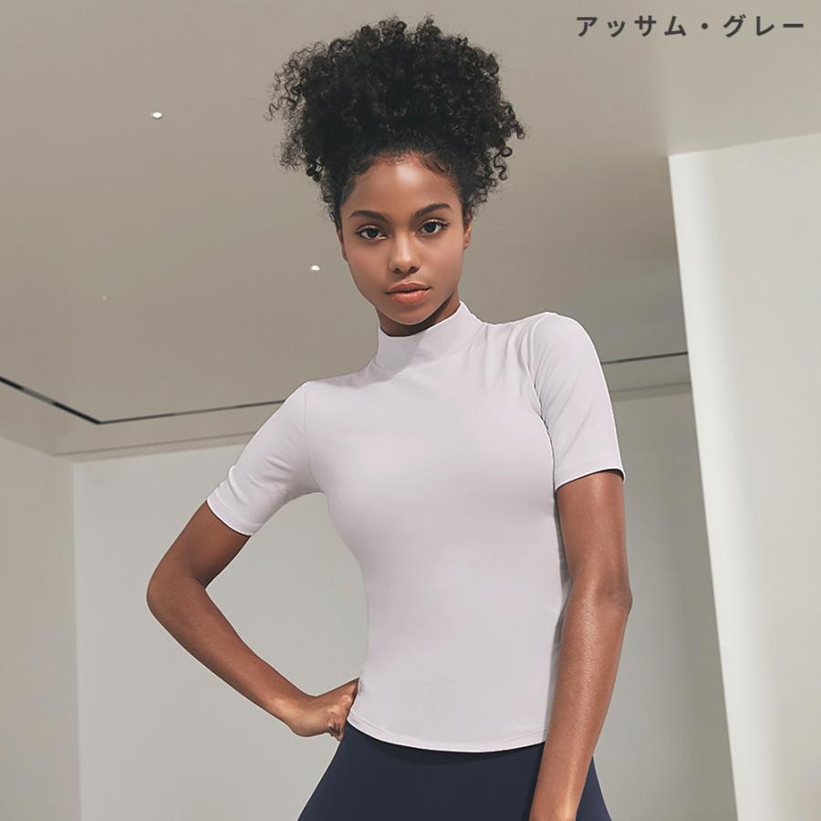 グレー系花柄 ヨガウェア Mサイズ グレー系花柄 ヨガウェア Mサイズ SUKALA花柄ヨガウェア 薄紫色S