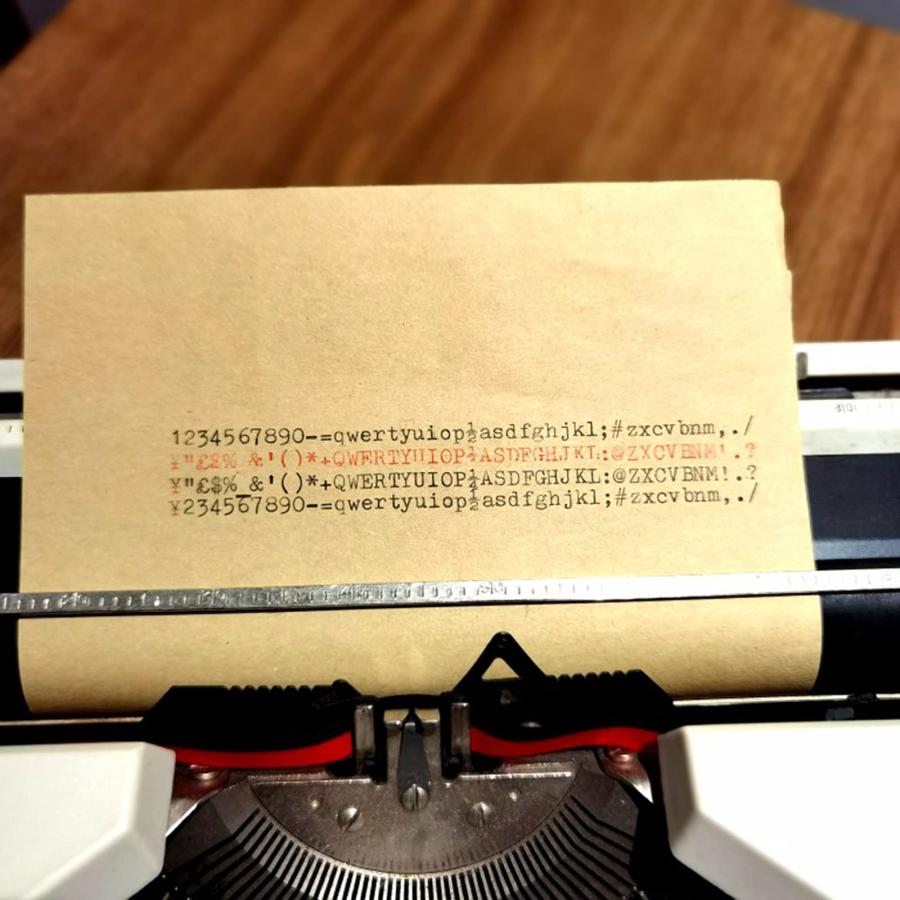 機械タイプライター昔ながらの手動タイプライター、ポータブルで