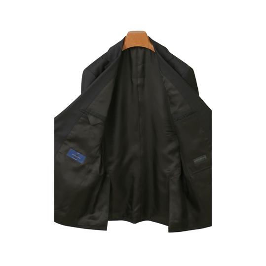 【洋服の青山】秋冬用 ブラック系 プレミアムスタイリッシュスーツ【御幸毛織】【MADE IN JAPAN】ストライプ 2ボタン 総裏 切り台場 脇当て 本切羽 重ねボタンの画像