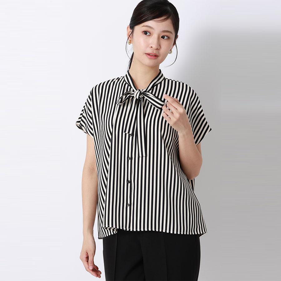 新品タグ付 ブルーフロンセ ボウタイ ブラウス 総柄 M ゆったり 未使用 式典〜普段着も◎ 前後2Way ふんわりボウタイ ブラウス シワになり
