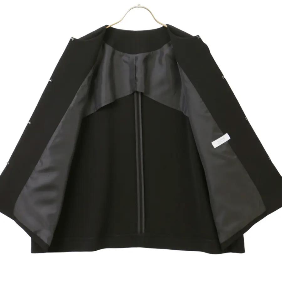 【洋服の青山】《最短当日発送》オールシーズン ブラック 黒 Aラインジャケット＆テーパードパンツフォーマル 2点セット WEB限定 ジャケット ノーカラー Aラインの画像