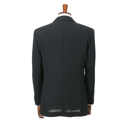 【洋服の青山】ウール100％ スーツ メンズ ゆったり 春夏用 ブラック ストライプ プレミアム 2ボタン 背抜き サイドベンツ ワンタック 軽量 軽い 通気性の画像
