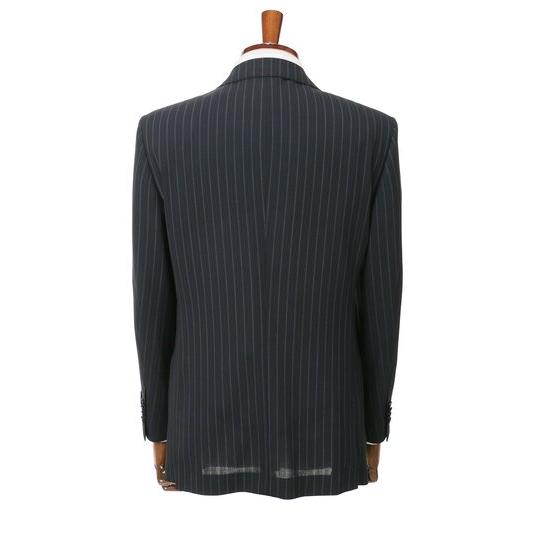 【洋服の青山】ウール100％ スーツ メンズ ゆったり 春夏用 ブラック ストライプ プレミアム 2ボタン 背抜き サイドベンツ ワンタック 軽量 通気性 ムレにくいの画像