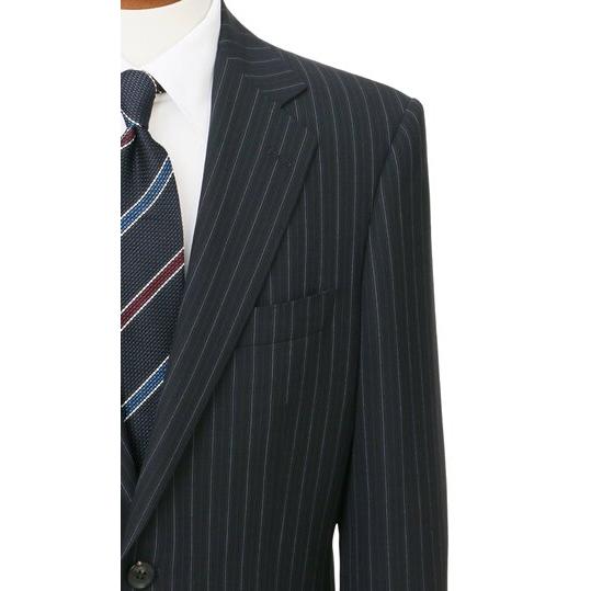 【洋服の青山】ウール100％ スーツ メンズ ゆったり 春夏用 ブラック ストライプ プレミアム 2ボタン 背抜き サイドベンツ ワンタック 軽量 通気性 ムレにくいの画像