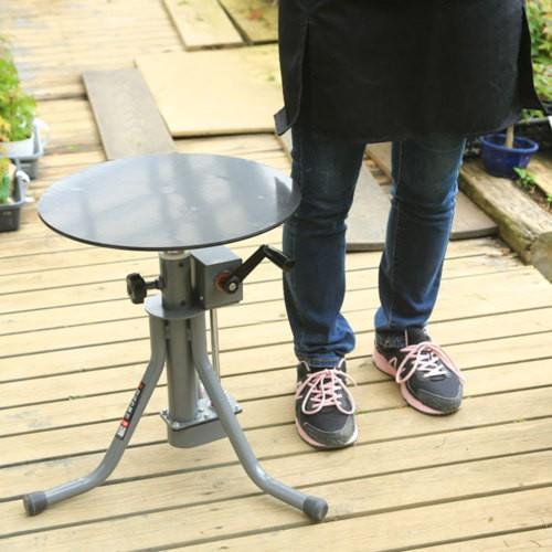 作業台：八木光手動式手入れ作業台　A型 40cm (天板ゴム張り)*　*資材の画像