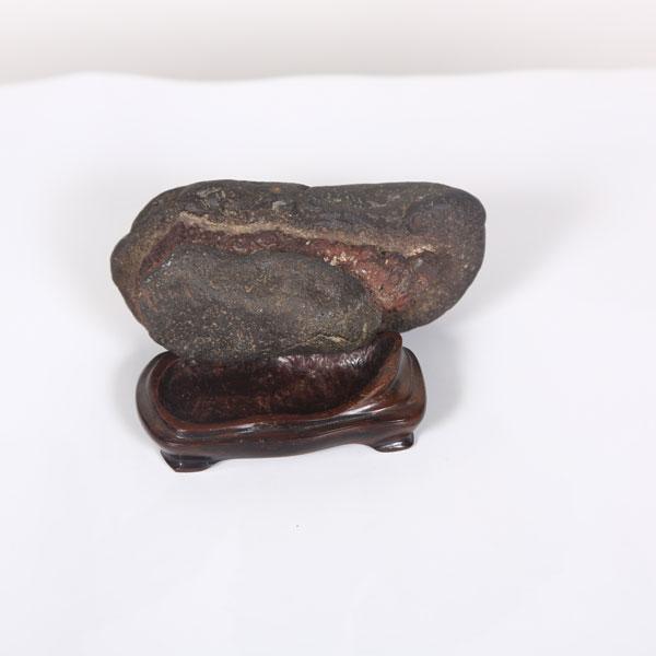 貴船石 蛙石 台座 箱付 642g カエル水石 鑑賞石 京石 天然石 飾石 美石 水石 紫貴船石 盆石 天然石 観賞石 姿石 すいせき 台座付き 現品限り