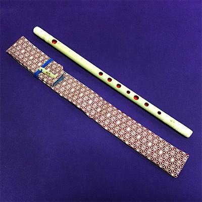 ふるさと納税 甘楽町 篠笛楽遂 ドレミ調八笨調子(C調)天地彫込み籐巻仕上げ、笛袋と篠製こはぜ付。