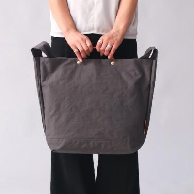 ふるさと納税 豊岡市 豊岡鞄 2WAYトート グレー TUTUMU News paper tote (24-152)