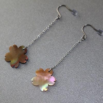 ふるさと納税 志摩市 貝のピアス[桜:マベ]