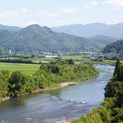 ふるさと納税 人吉市 「金しろ・銀しろ」 本格米焼酎 2本セット 【白岳伝承蔵】 |  | 03