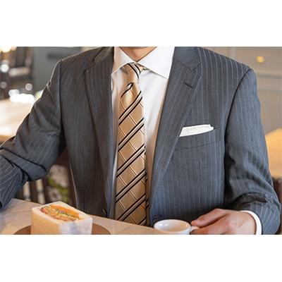 ふるさと納税 八王子市 匠の技術で織り上げるシルク100%のチェックネクタイ(シャンパンゴールド)