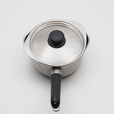 ふるさと納税 燕市 柳宗理デザイン　ミルクパン14cm　ふた付き　つや消し仕上げ グッドデザイン賞 片手鍋 燕三条 |  | 02