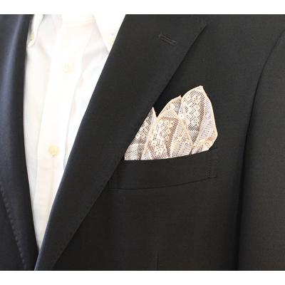 ふるさと納税 奄美市 本場大島紬ポケットチーフ 白龍郷クラッシュタイプ(かがり糸ベージュ)