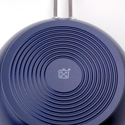 ふるさと納税 弥彦村 栗原はるみ 深型フライパン24cm(ネイビー)【ガス火専用】ワイヤーハンドル 軽量 新潟県 弥彦村 |  | 02