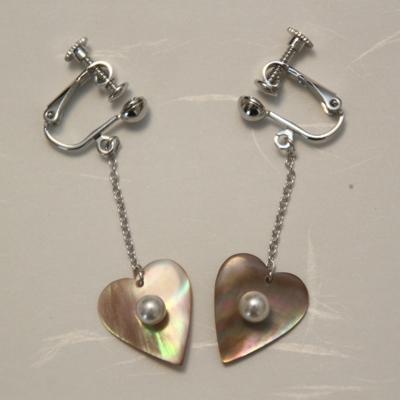 ふるさと納税 志摩市 貝と真珠 イヤリング[ハート:マベ]