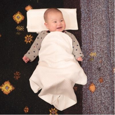 ふるさと納税 五泉市 「しろずきんちゃん」とろけるようなシルクのおくるみ 明るくほがらかに「おひさま」柄